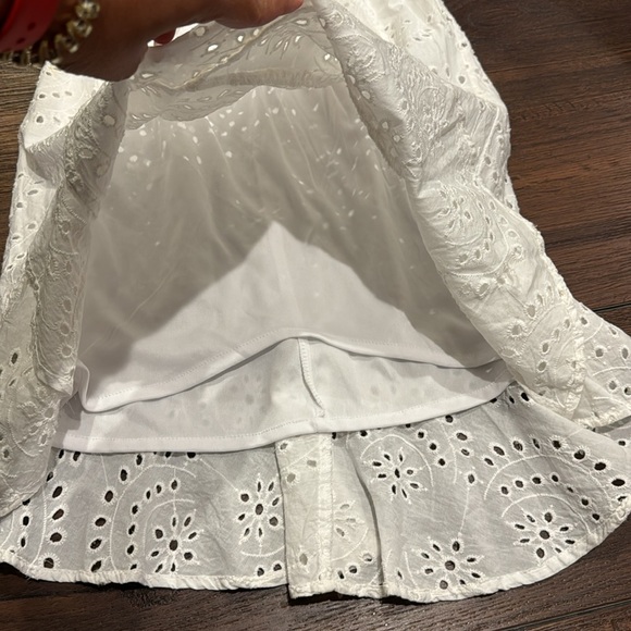 Japna Pre Loved lined Eyelet V-Neck Midi White Dress. - Picture 4 of 8